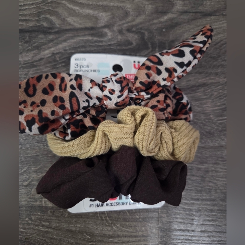 Scunci Leopard and Solid Hair Scrunchies Set NWT